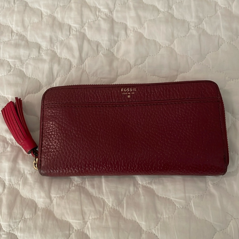 Fossil pebbled leather wallet